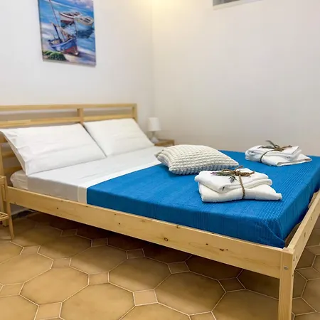 فندق مبيت وإفطار Yurta Glamping San Leone & Casa Baia Blu 3*