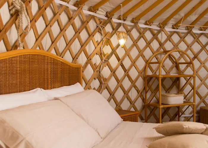 Yurta Glamping San Leone & Casa Baia Blu Nocleg ze śniadaniem 3*