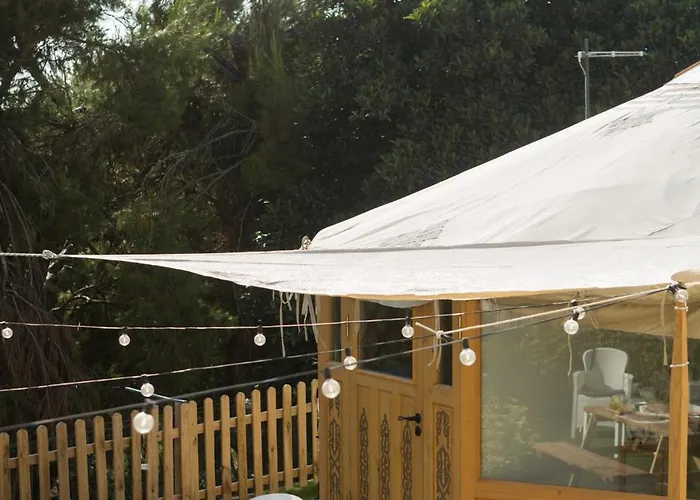 Yurta Glamping San Leone & Casa Baia Blu Nocleg ze śniadaniem 3*