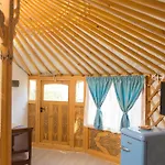 Yurta Glamping San Leone - Tra Mare-Pineta 住宿加早餐酒店 阿格里真托