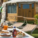 Yurta Glamping San Leone - Tra Mare-Pineta 住宿加早餐酒店 阿格里真托