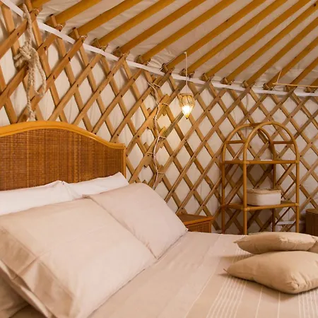 Yurta Glamping San Leone & Casa Baia Blu Couette-café 3*
