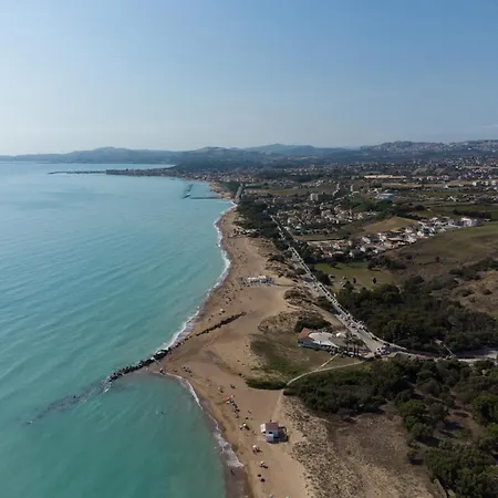 Nocleg ze śniadaniem Yurta Glamping San Leone & Casa Baia Blu
