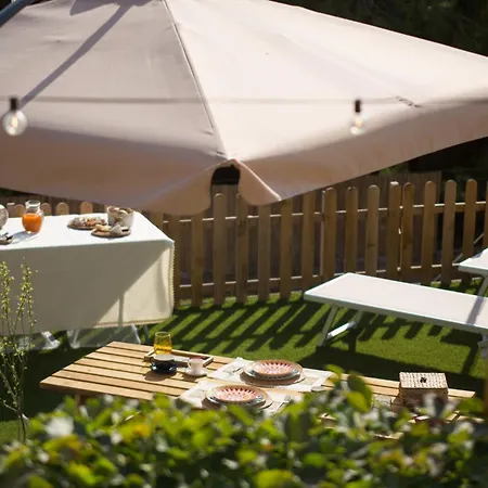 Nocleg ze śniadaniem Yurta Glamping San Leone & Casa Baia Blu