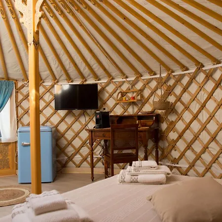 Yurta Glamping San Leone & Casa Baia Blu Couette-café 3*