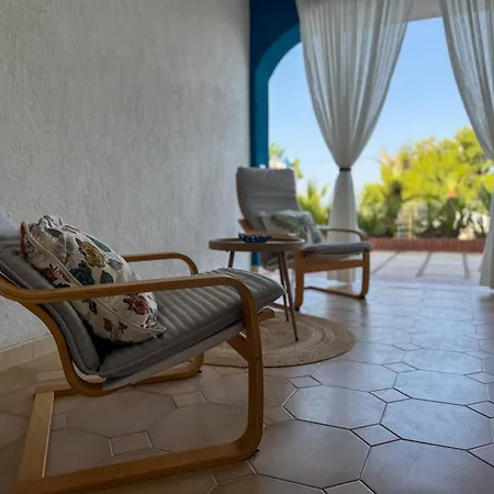 Yurta Glamping San Leone & Casa Baia Blu Couette-café 3*