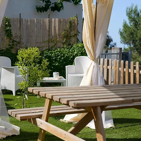 Nocleg ze śniadaniem Yurta Glamping San Leone & Casa Baia Blu *