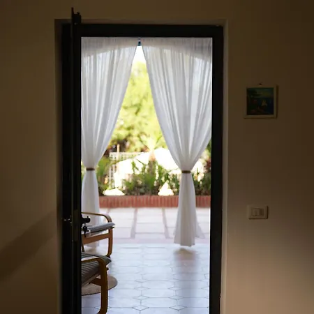 Nocleg ze śniadaniem Yurta Glamping San Leone & Casa Baia Blu *