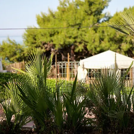 Nocleg ze śniadaniem Yurta Glamping San Leone & Casa Baia Blu