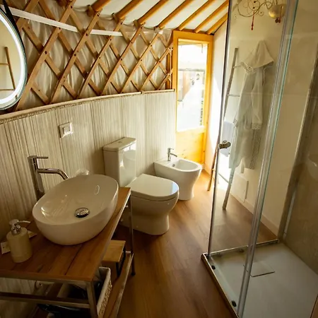 Panzió Yurta Glamping San Leone - Tra Mare E Pineta