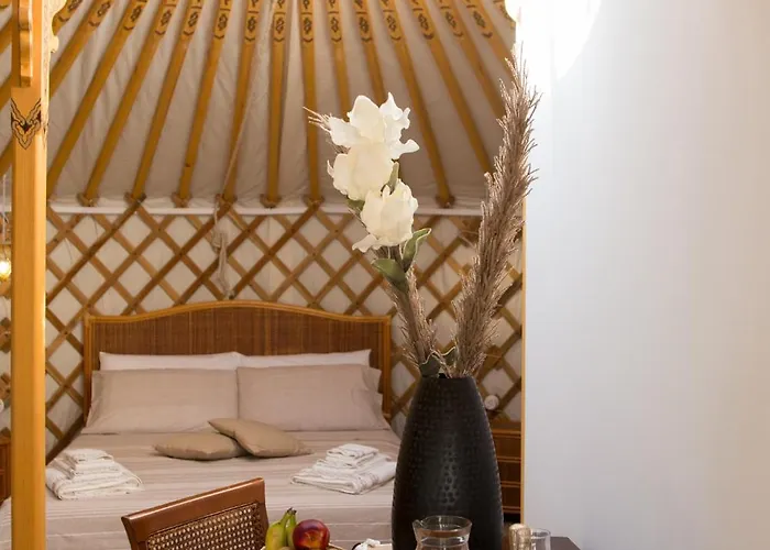 Yurta Glamping San Leone & Casa Baia Blu Bed & Breakfast 3*