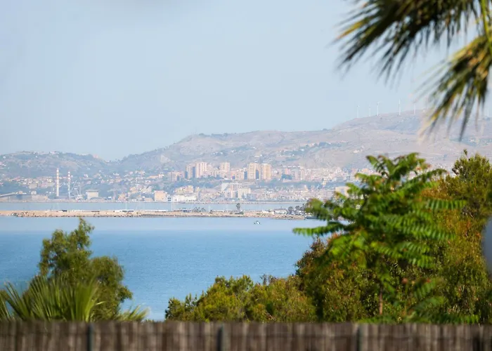 Yurta Glamping San Leone & Casa Baia Blu Panzió